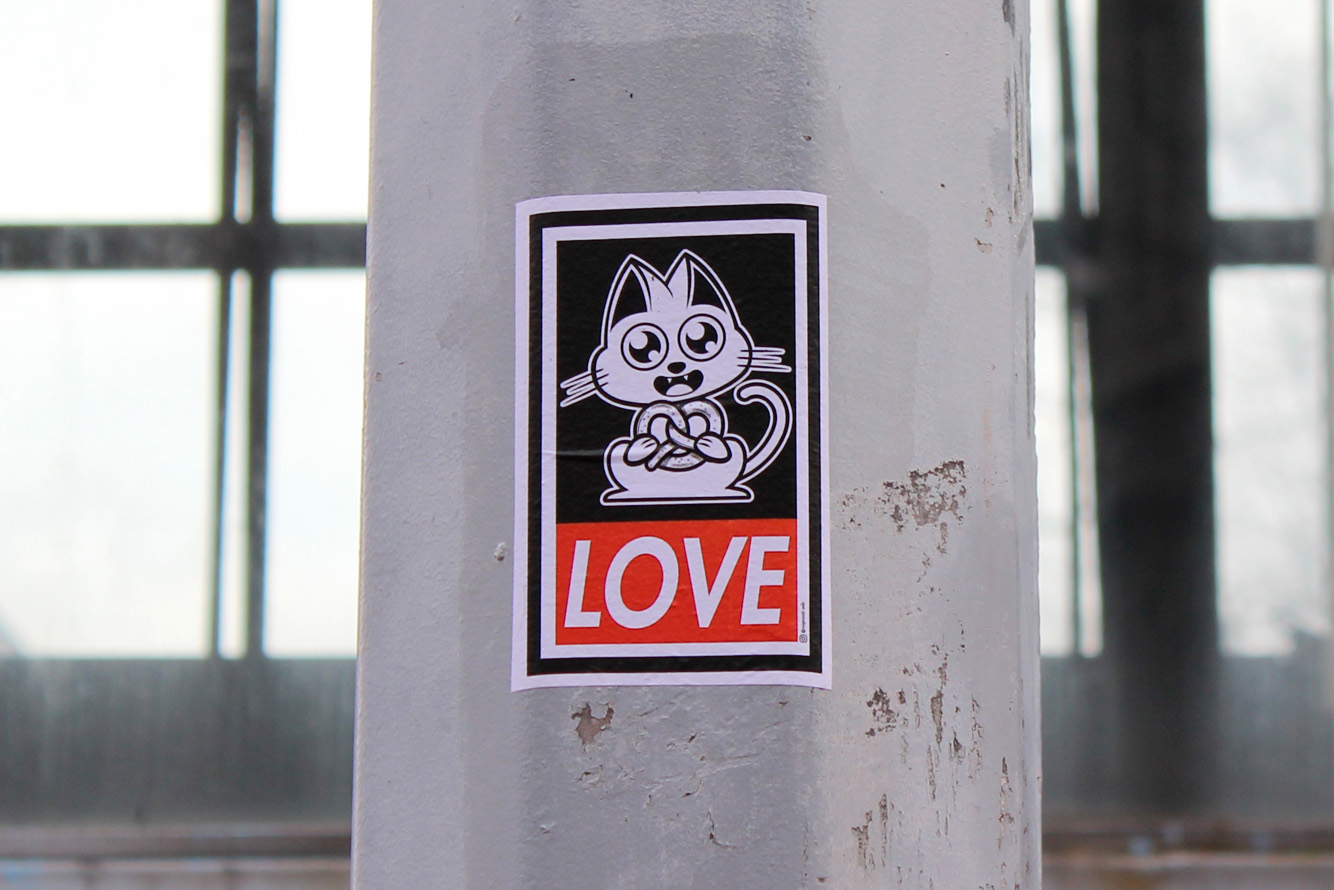 Supacat Bretzel LOVE - Supacat Street Art à Strasbourg
