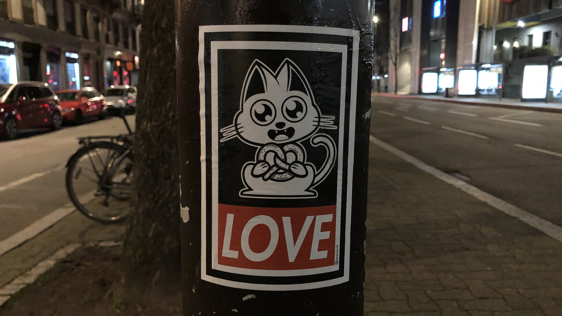 Supacat Bretzel LOVE - Supacat Street Art à Strasbourg