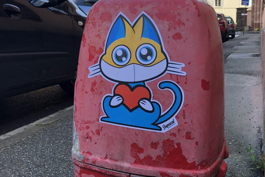 Des collages de chats pour soutenir le personnel médical - Supacat Street Art Strasbourg