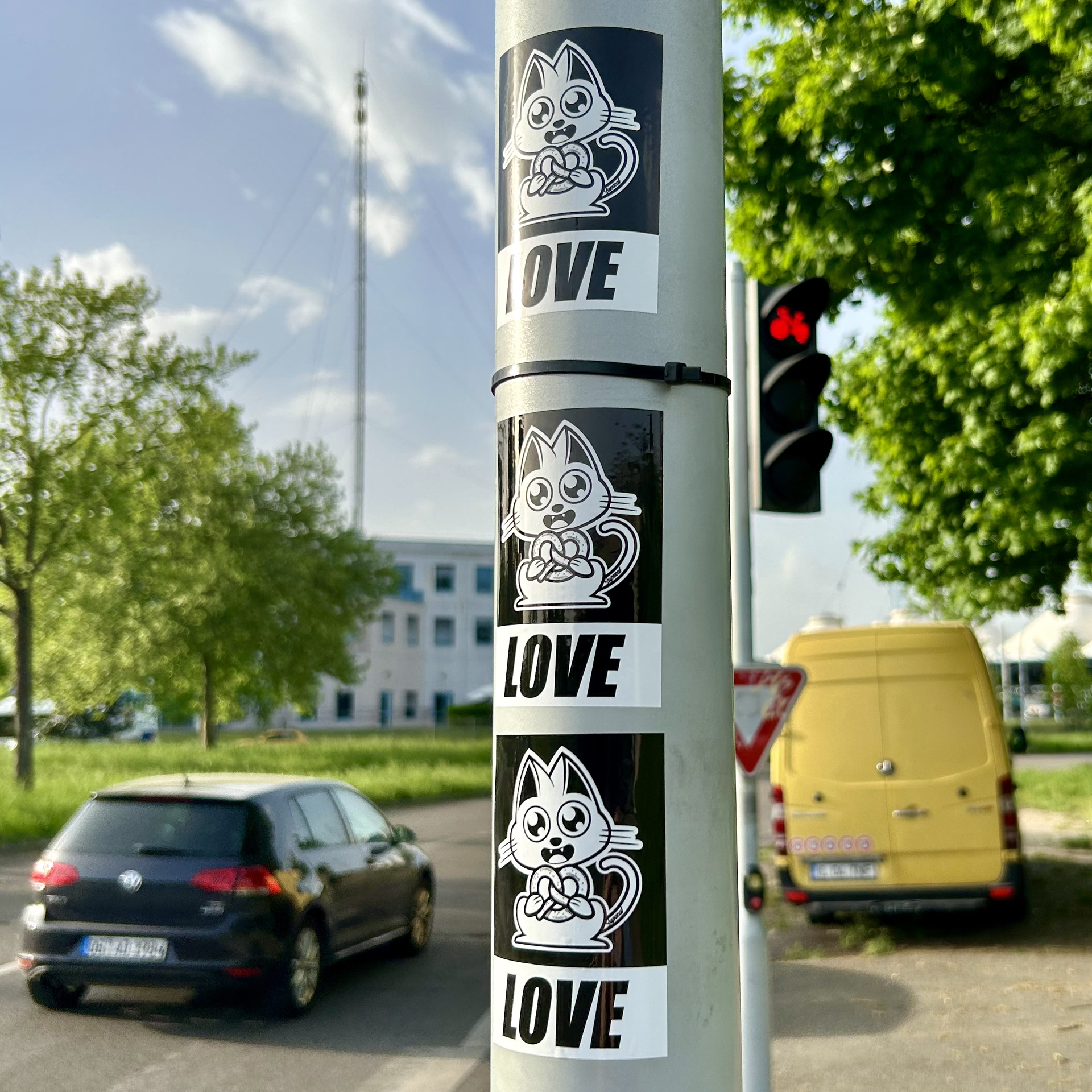Stickers LOVE Supacat à Strasbourg - Supacat Street Art Strasbourg